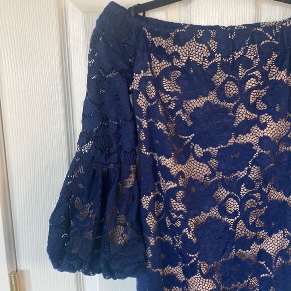 Eliza J Bubble Bell Sleeve Off the Shoulder Lace Navy Blue Sheath Dress 0 NWT - Picture 4 of 5
